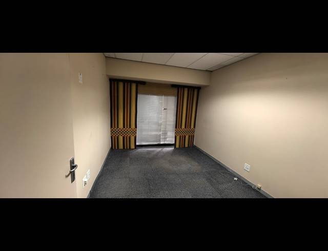 176.50M² OFFICE TO LET IN BO-DORP